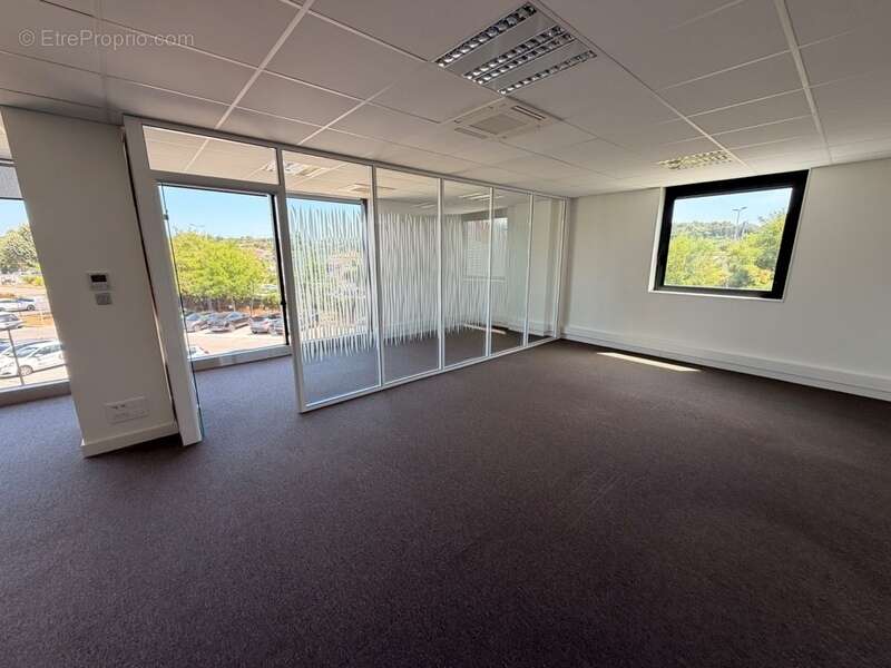 bureaux à vendre CHAPONOST (69) magnifique plateau de 160m2 dans l'immeuble LW1, face à la gare de Chaponost - photo 5