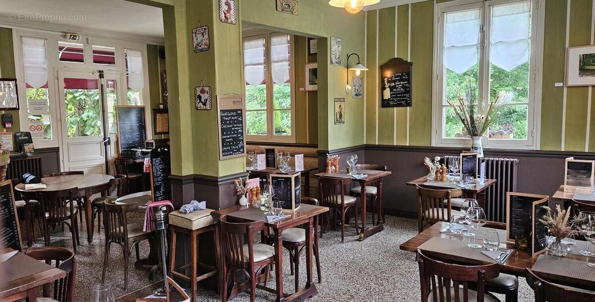 Photo 7 - Commerce à FONTAINEBLEAU