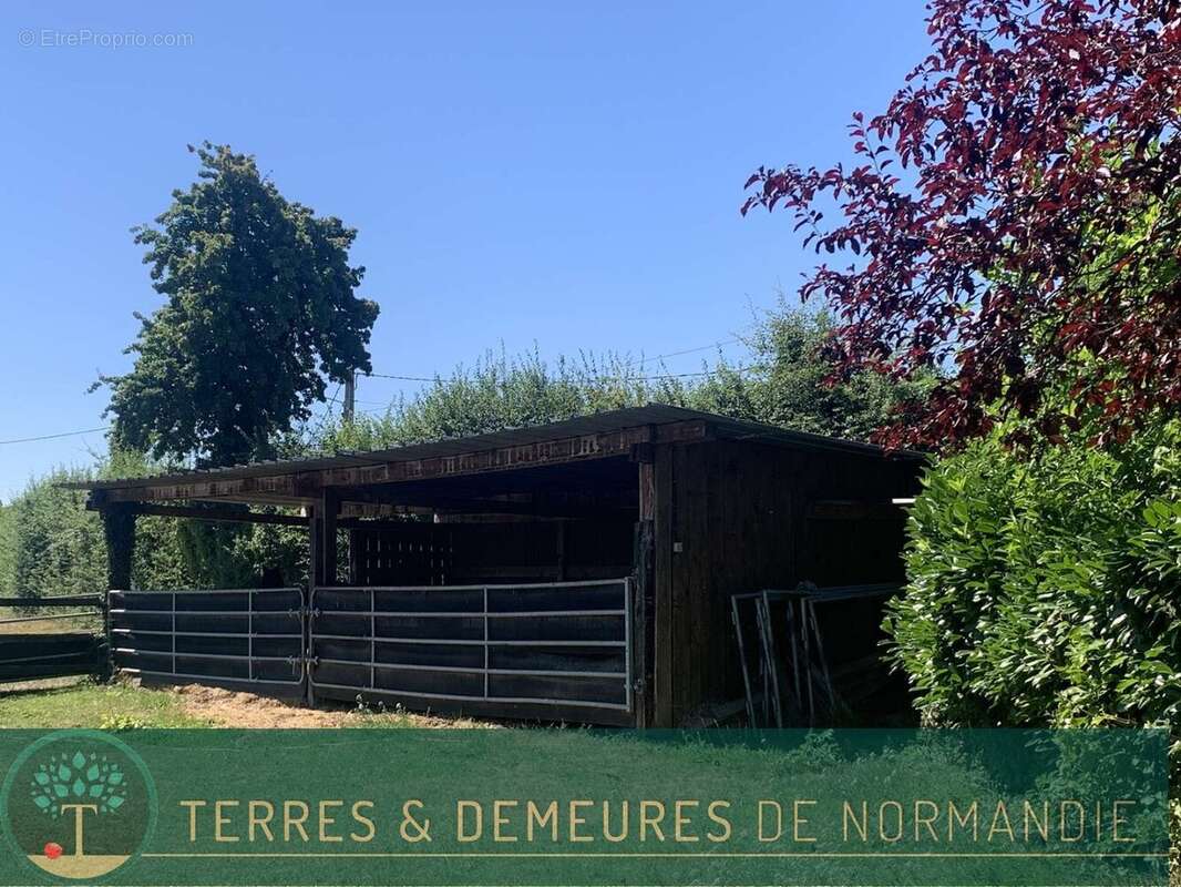 En NORMANDIE, département de l'EURE, à proximité de BEAUMESNIL, une propriété équestre avec 12 ha 40 a - photo 7