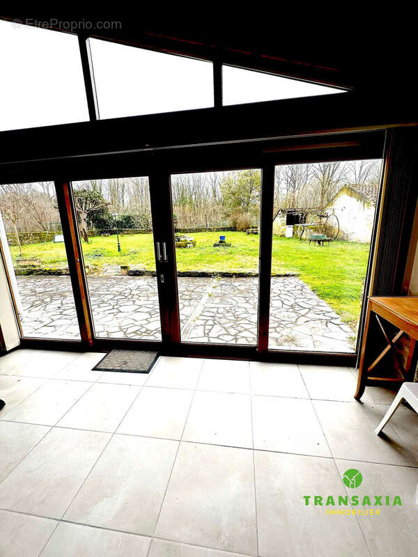 Maison à LEOGEATS