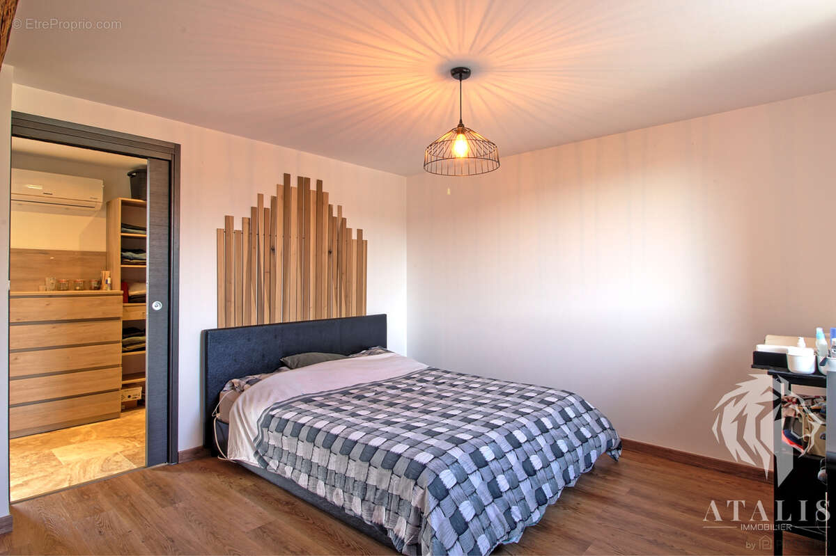 Maison à SAINT-LATTIER