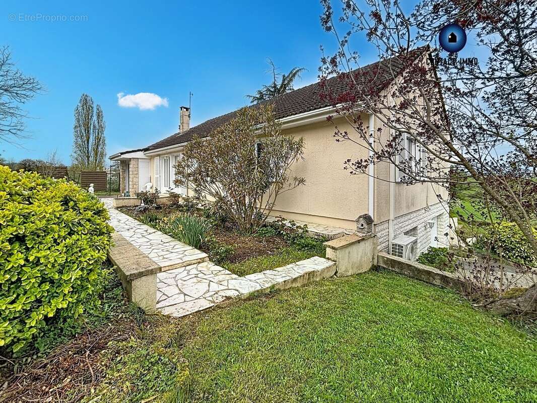 Maison à LISSAC-SUR-COUZE