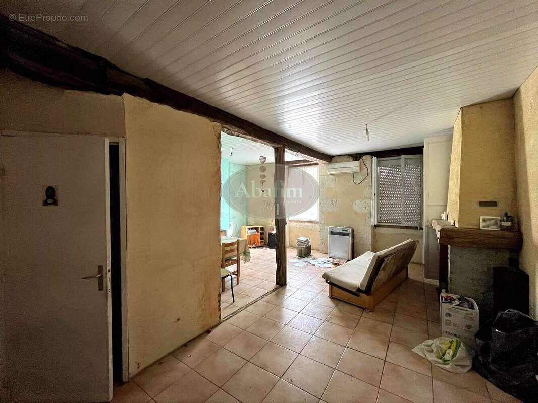 Maison à VIC-FEZENSAC