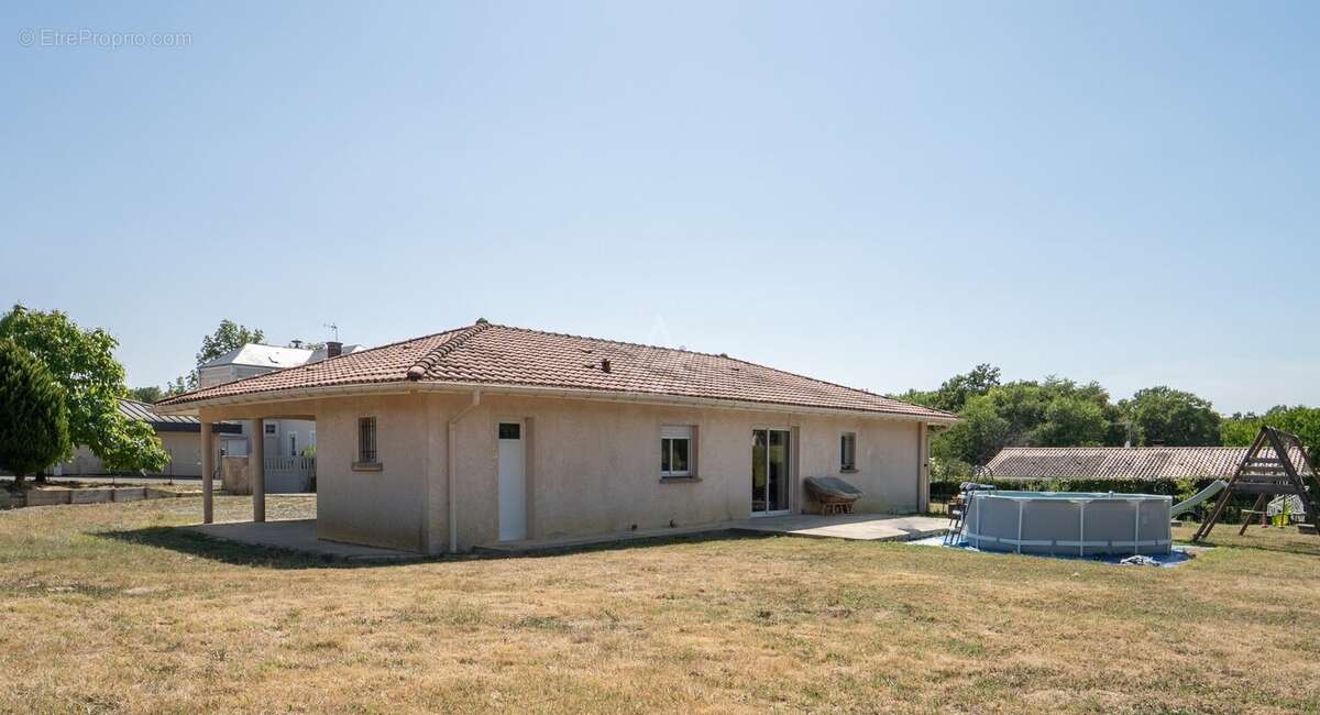 Maison familiale de plain pied de 121 m² - photo 7