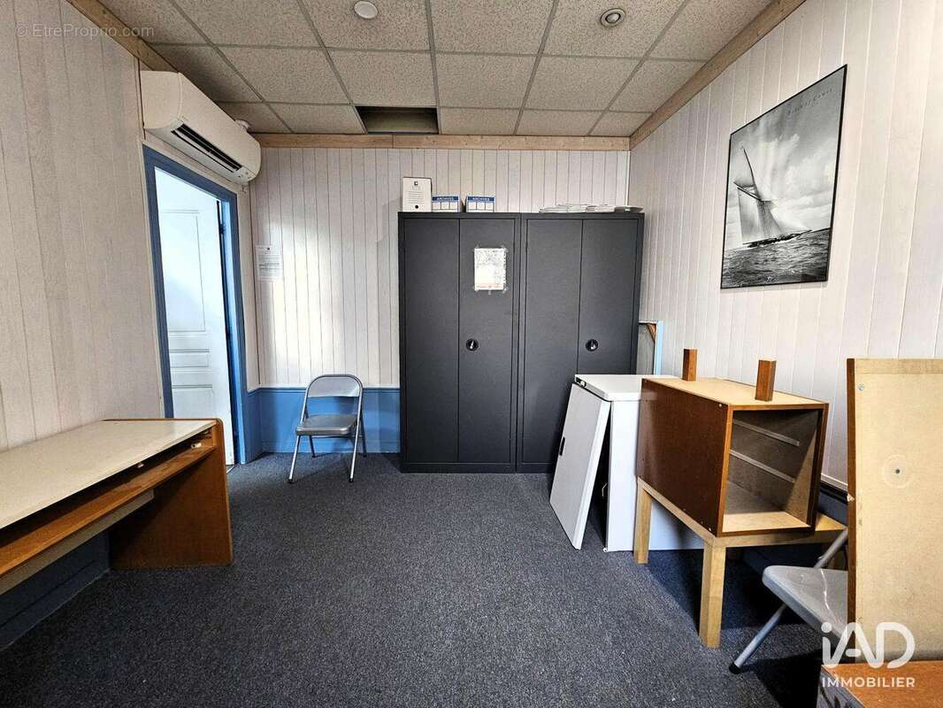 Photo 2 - Commerce à CACHAN