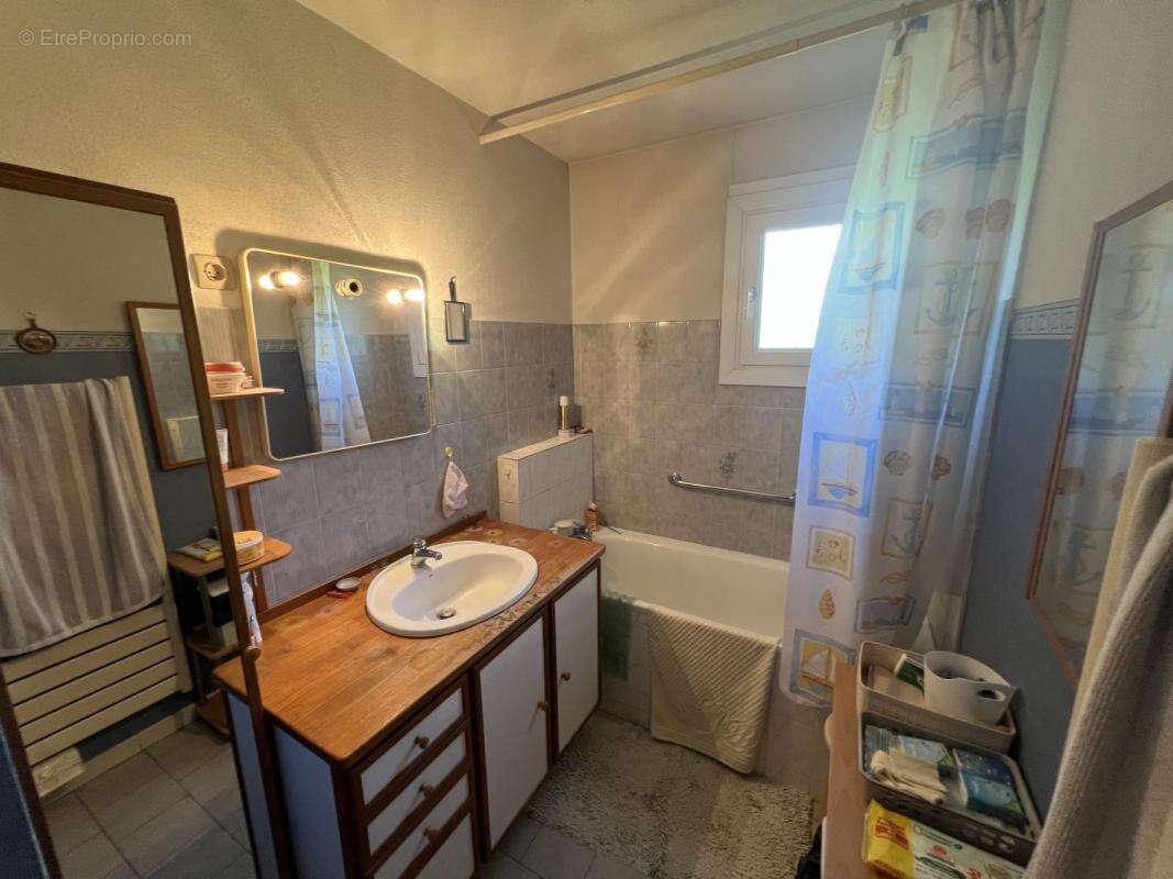 Maison 86 m² à Saint-Mathieu-De-Treviers  - photo 4