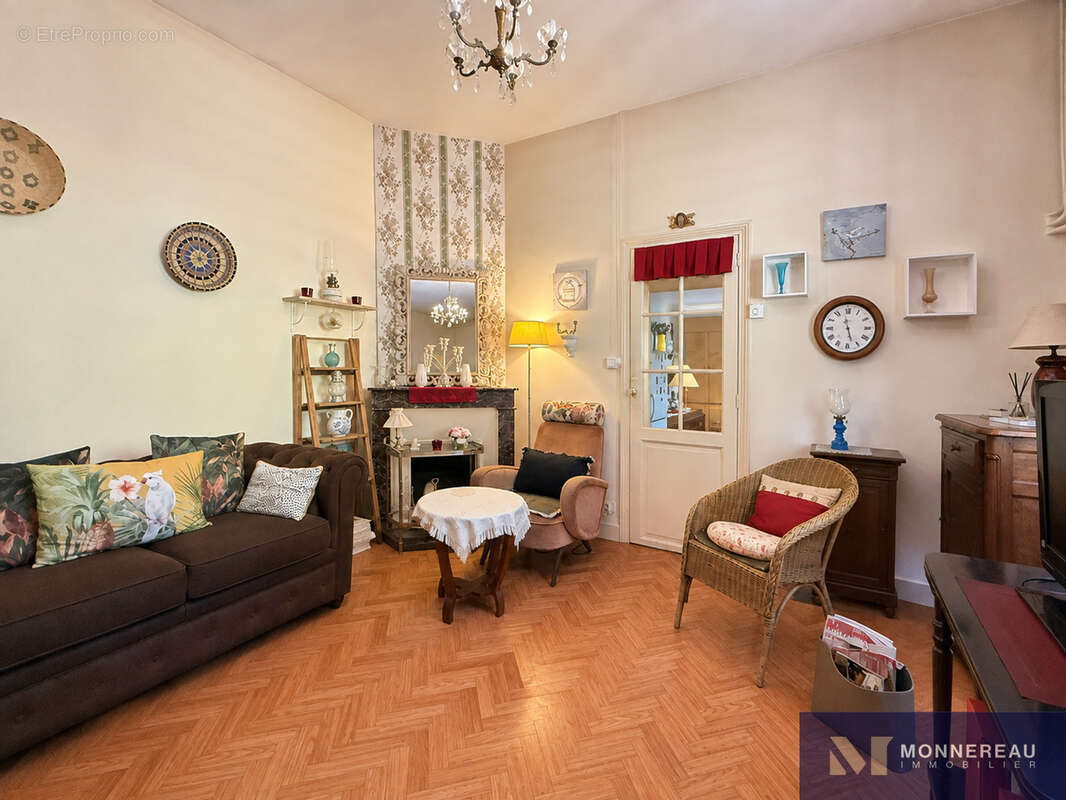 Ensemble immobilier au bord de la charente - photo 9