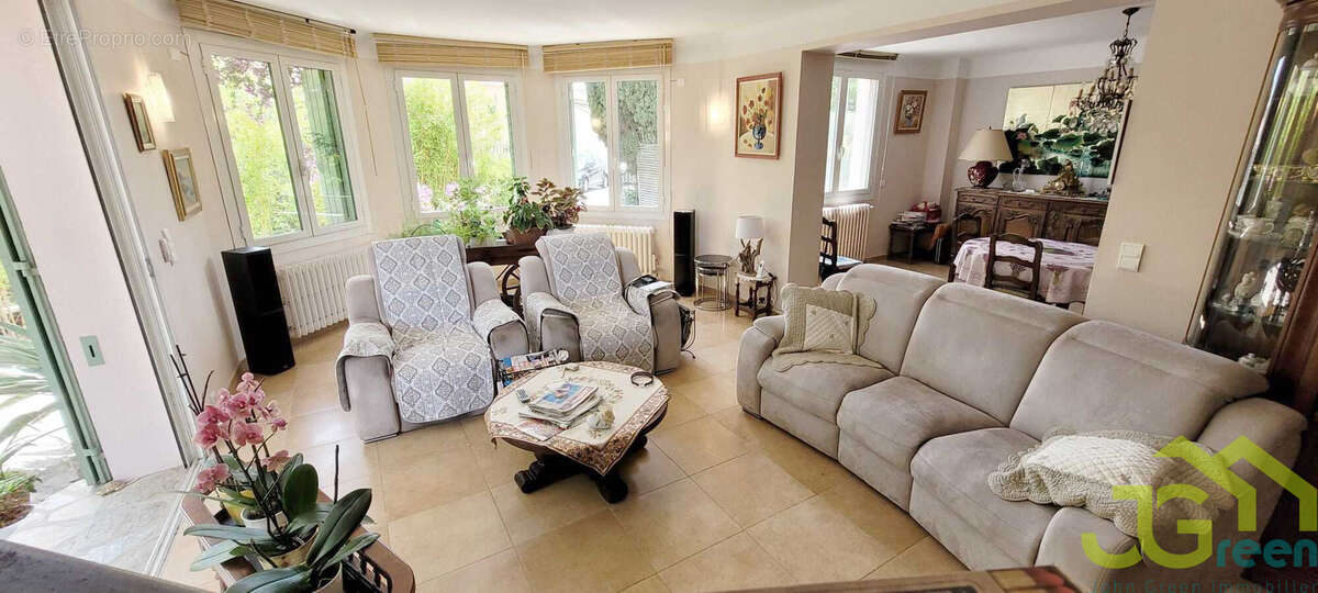 Maison à BORMES-LES-MIMOSAS