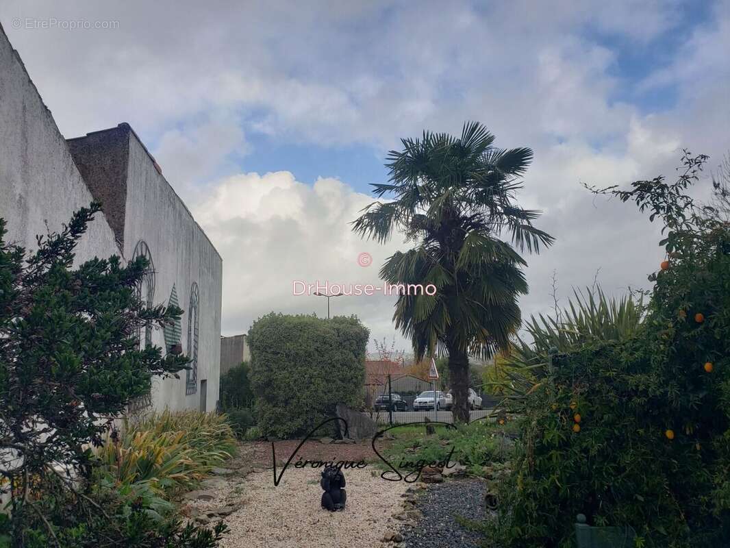 Maison à PUY-DE-SERRE