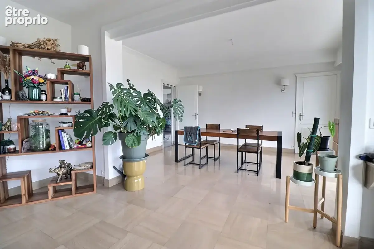 MAREIL MARLY - MAISON 352m² - vendue occupée avec bail en cours. - photo 4