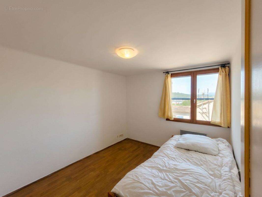 Maison de village - 60 m² - photo 4