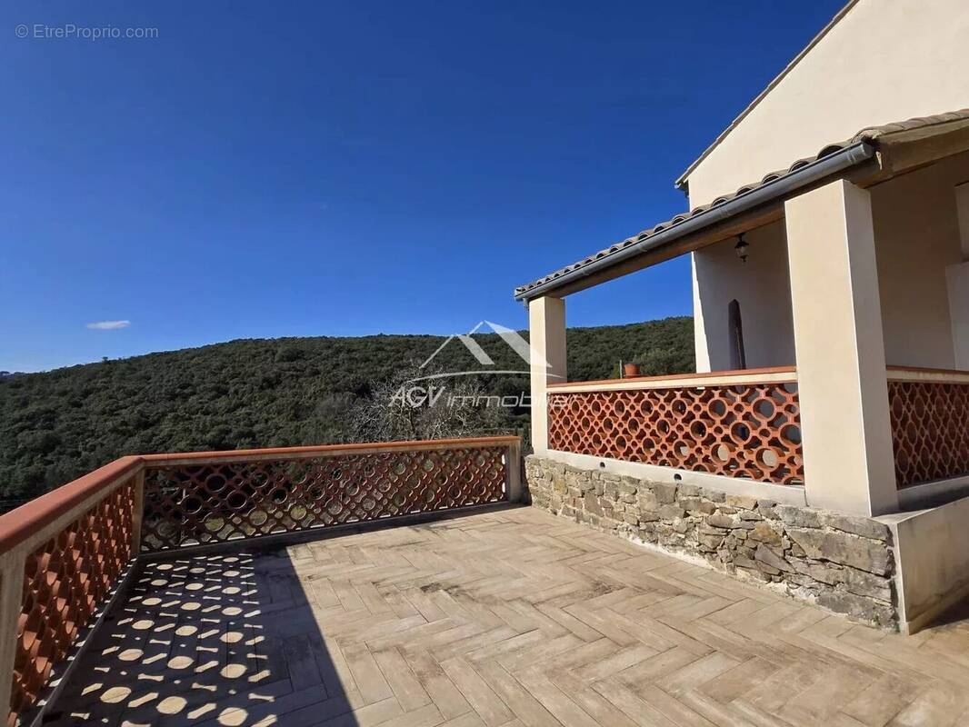 Maison à LES SALLES-DU-GARDON