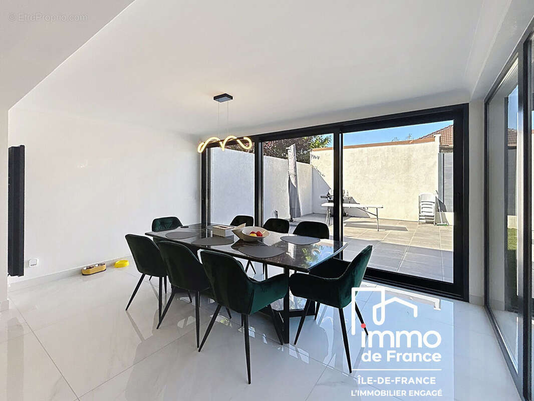Maison à NEUILLY-PLAISANCE