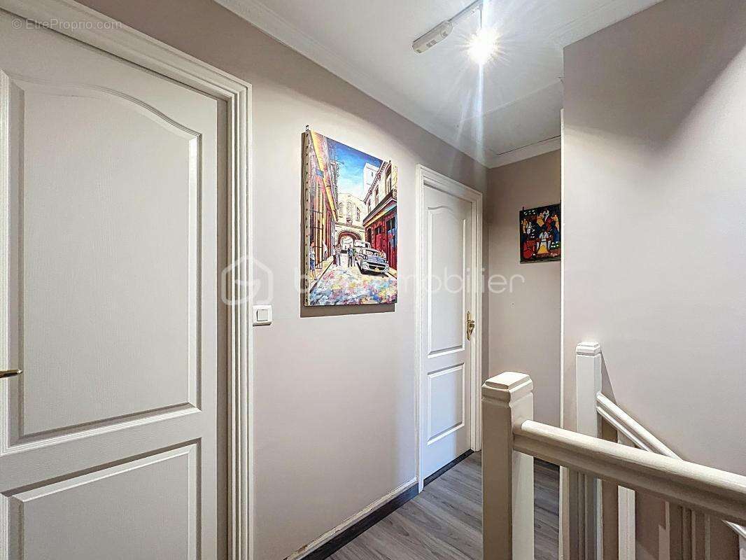 Maison à COMBS-LA-VILLE