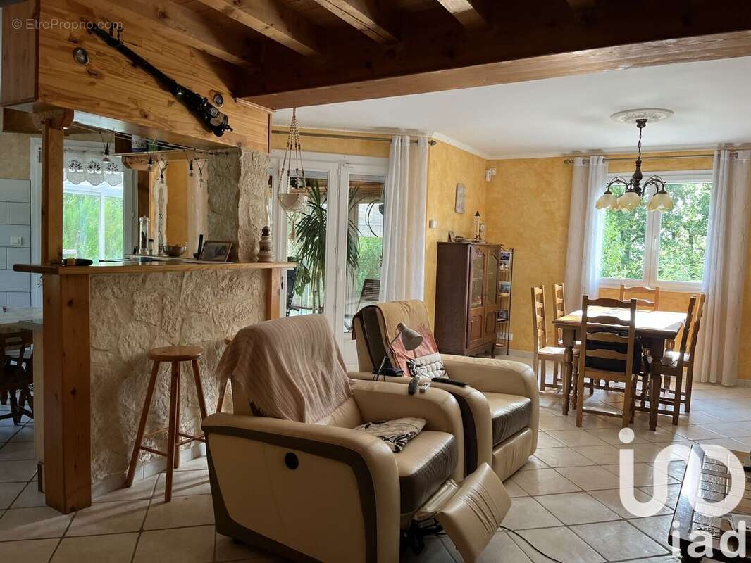 Photo 3 - Maison à MIRABEL-ET-BLACONS