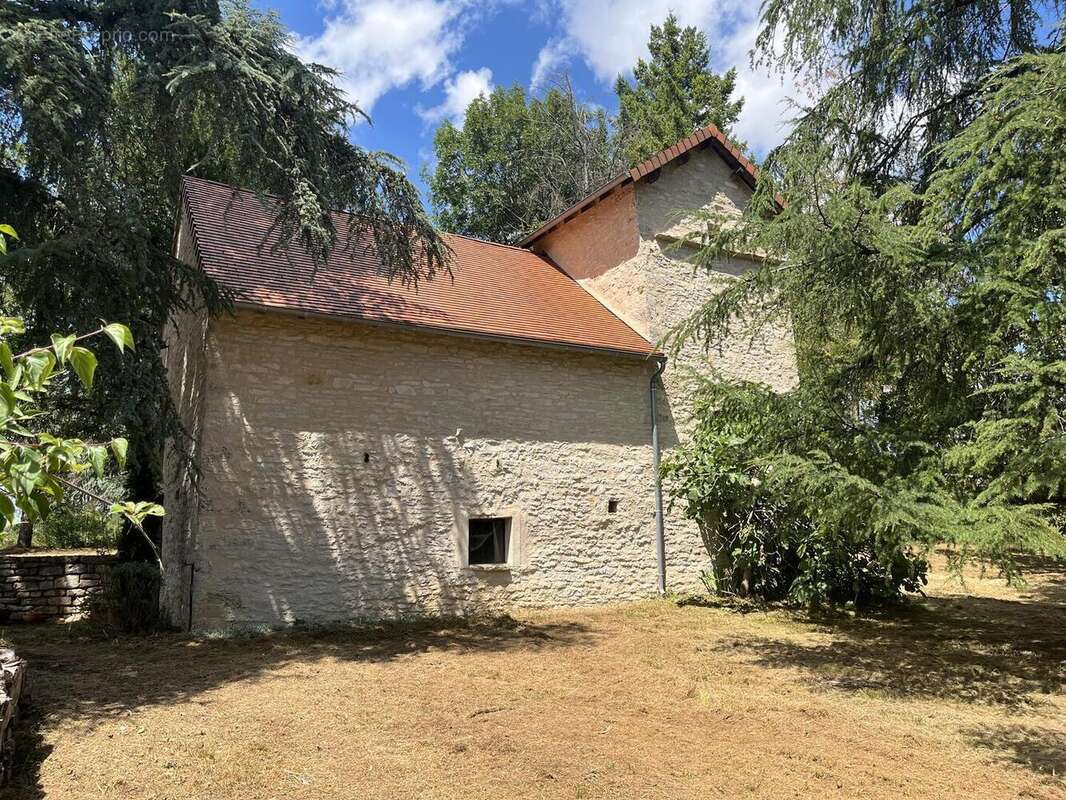 Grange - Maison à VILLENEUVE