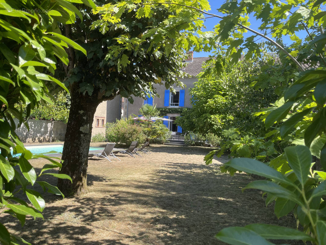 Maison à BELLAC