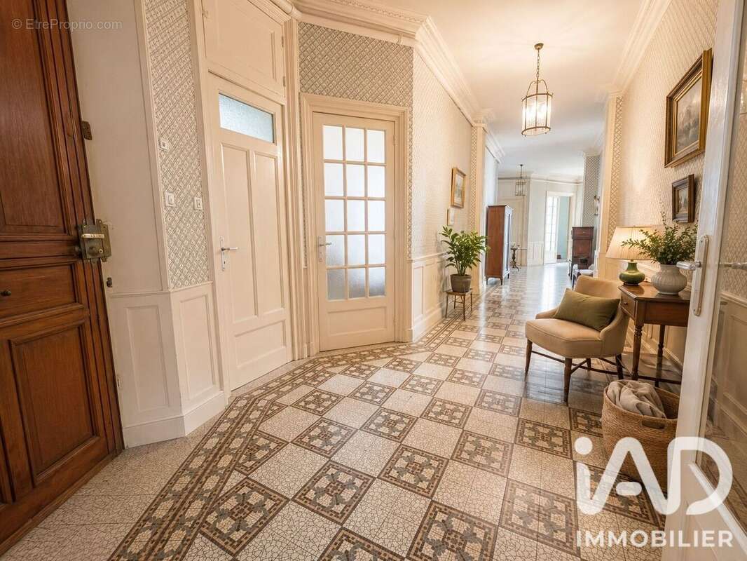 Appartement 230 m² à Grenoble  - photo 2