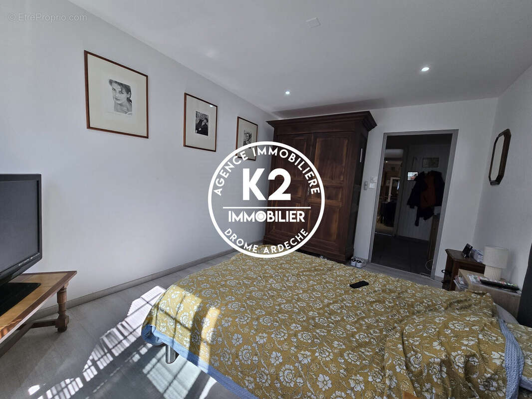 Chambre - Appartement à MONTELIMAR