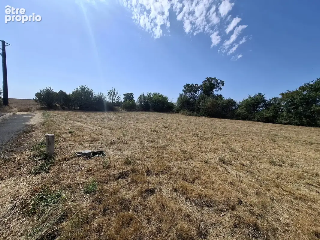 Photo Terrain à Matha au prix de 37 000€