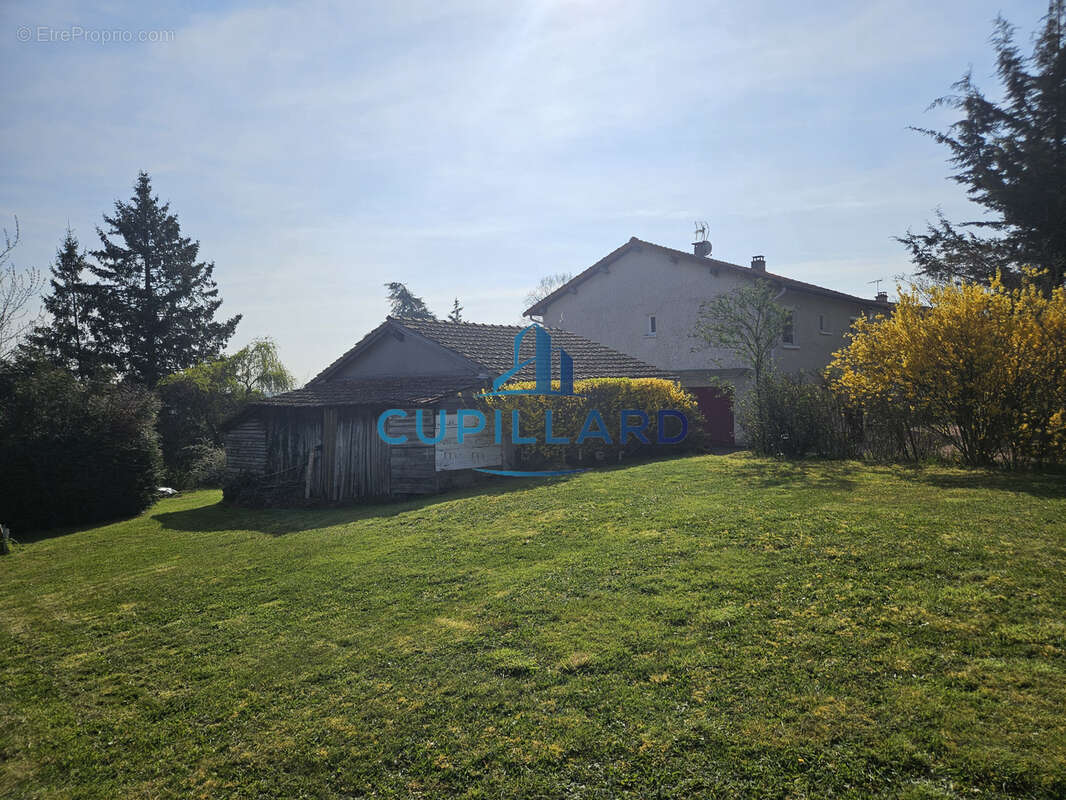 Maison à RENAISON
