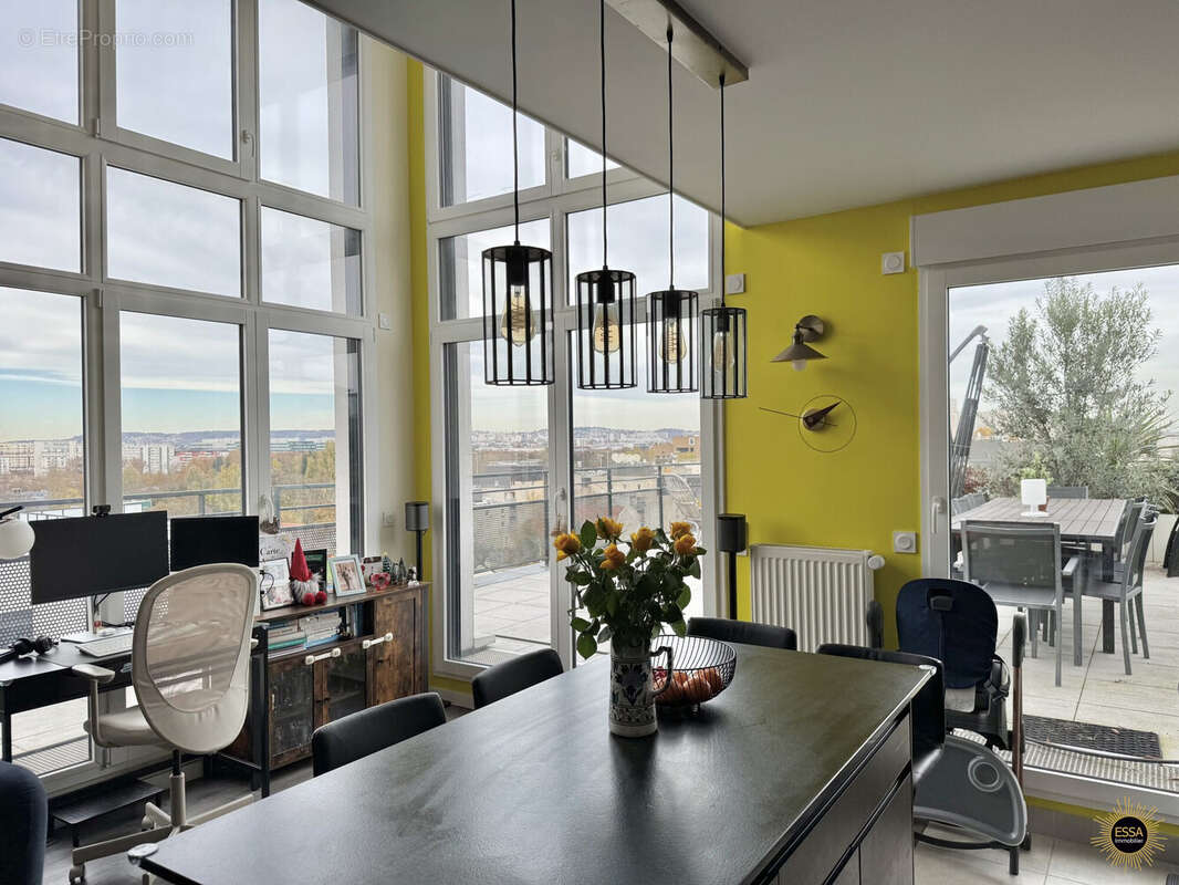 Appartement à COLOMBES