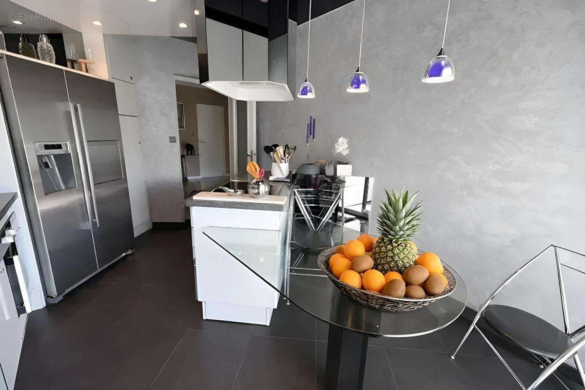 Appartement à CHARBONNIERES-LES-BAINS