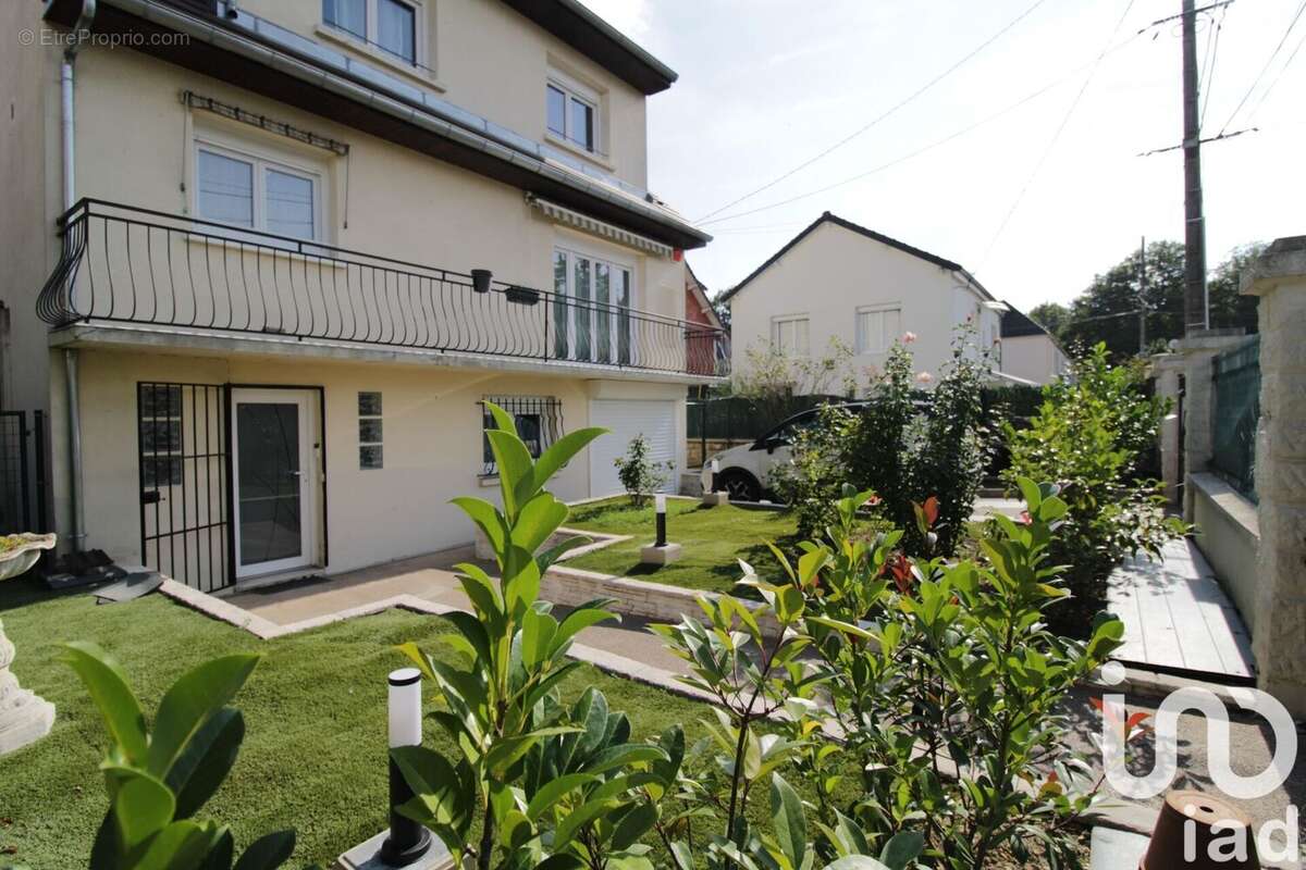 Maison 198 m² à Chelles  - photo 3