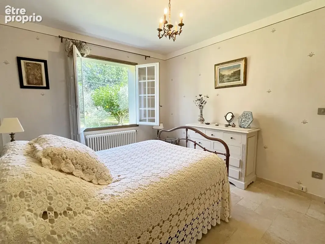 Superbe villa provençale avec piscine et  garage sur grand terrain clos. - photo 19