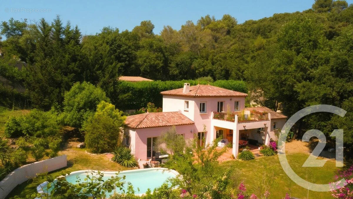 Maison à ROQUEFORT-LES-PINS