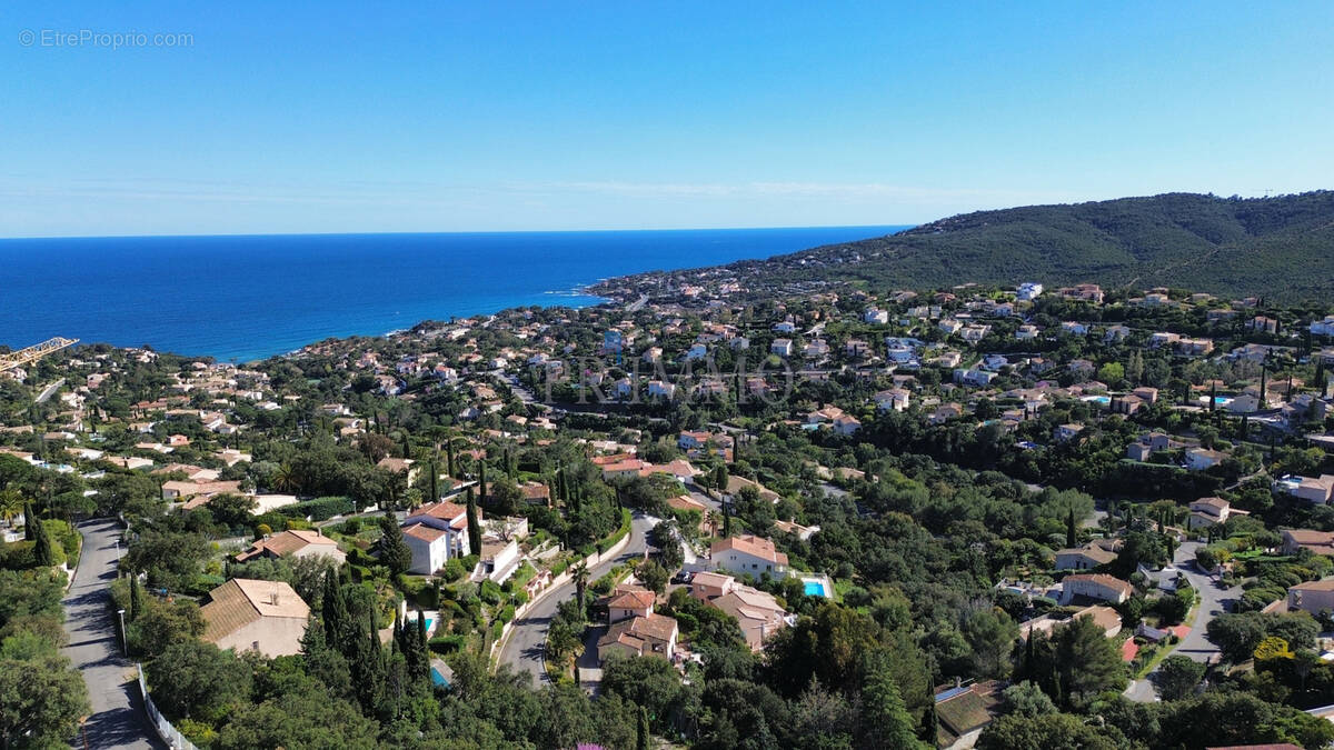 Maison à ROQUEBRUNE-SUR-ARGENS
