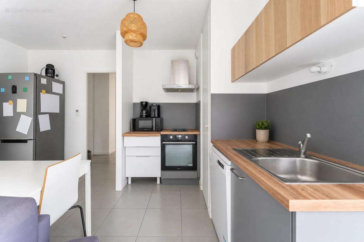 Appartement à PAREMPUYRE