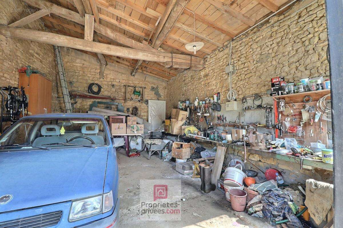 Maison à BRIZAMBOURG