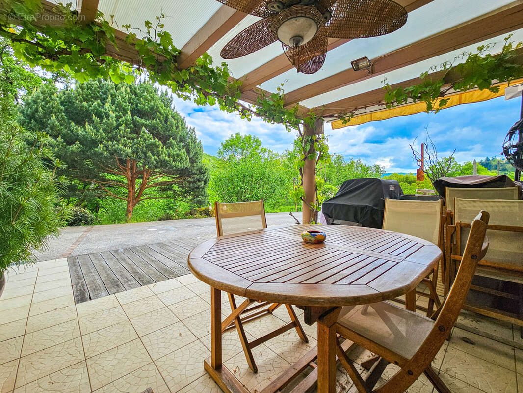 Maison à SAINT-BEAUZELY