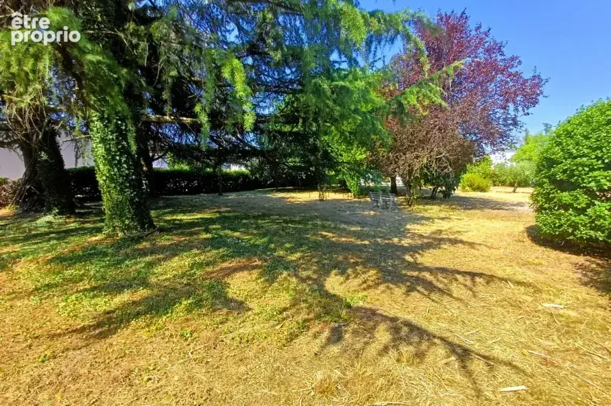 Terrain 741 m² à vendre à Bourg-Les-Valence (26500) - photo 2