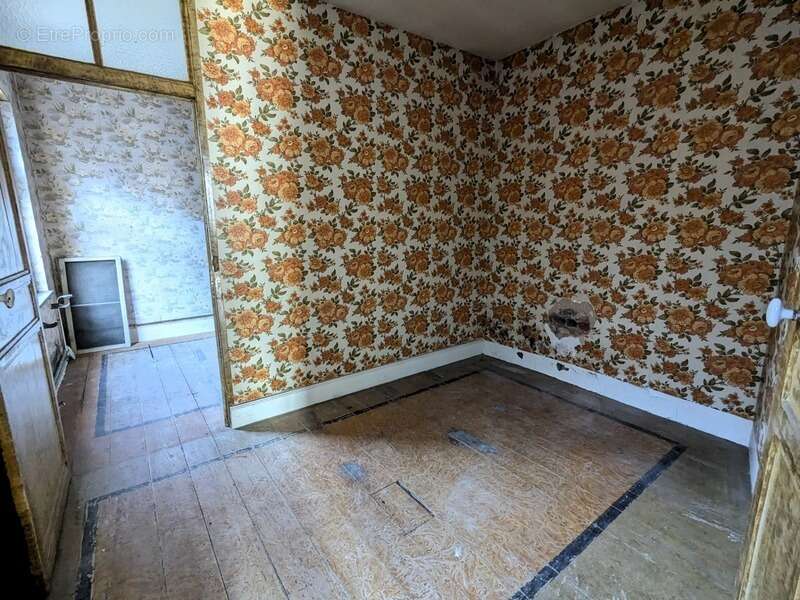 Maison à NEUVILLE-EN-FERRAIN