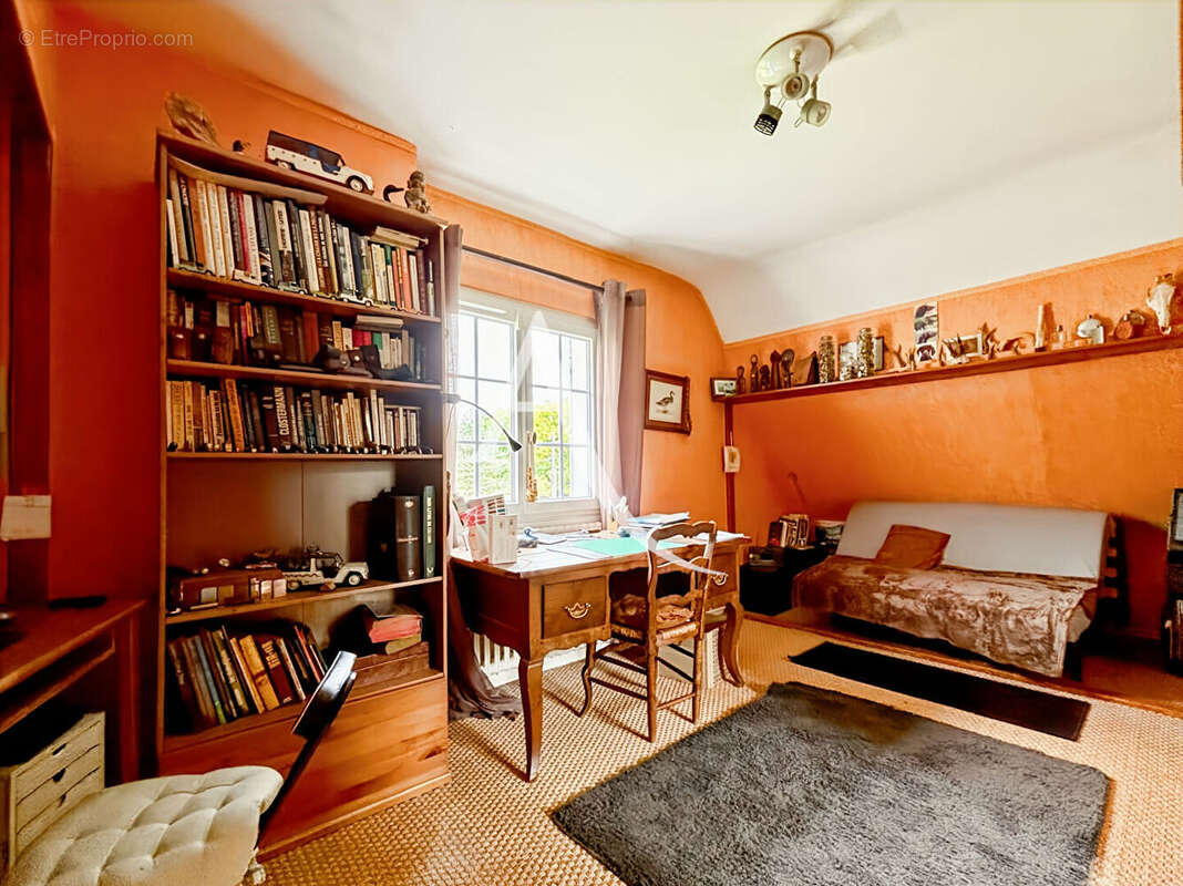 Maison à LES ESSARTS-LE-ROI