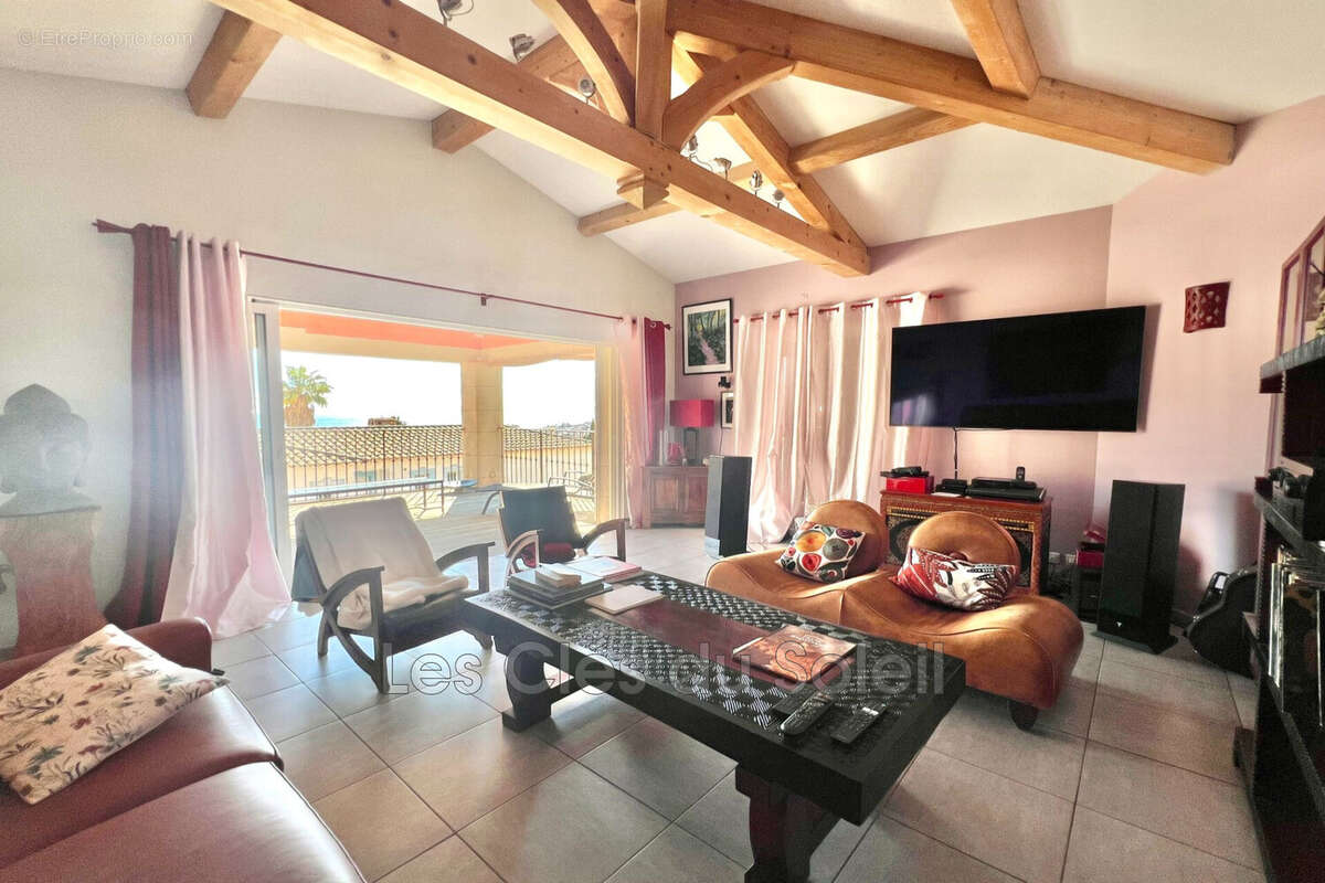 Maison à CARQUEIRANNE