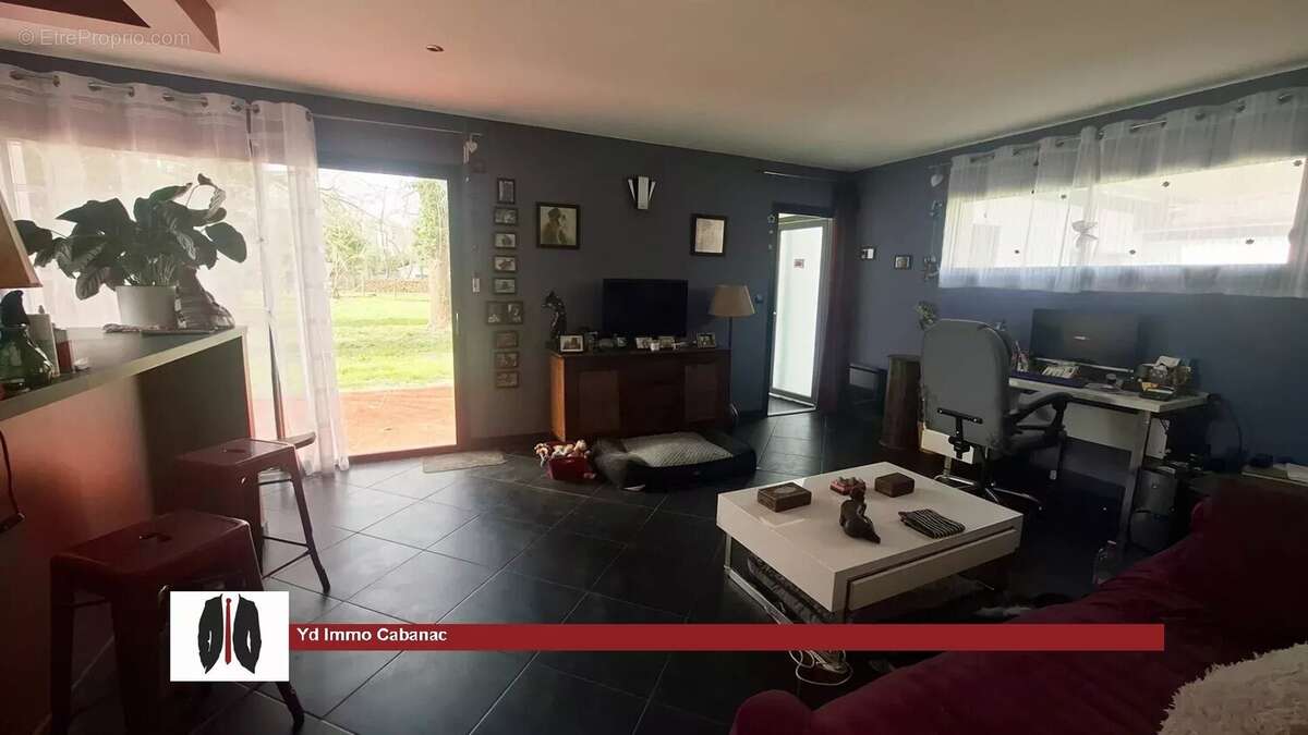 Maison à PUJOLS-SUR-CIRON