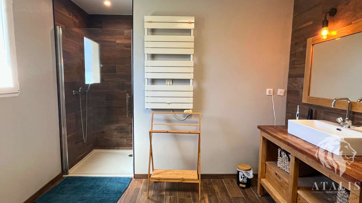 Maison à SAINT-JUST-DE-CLAIX