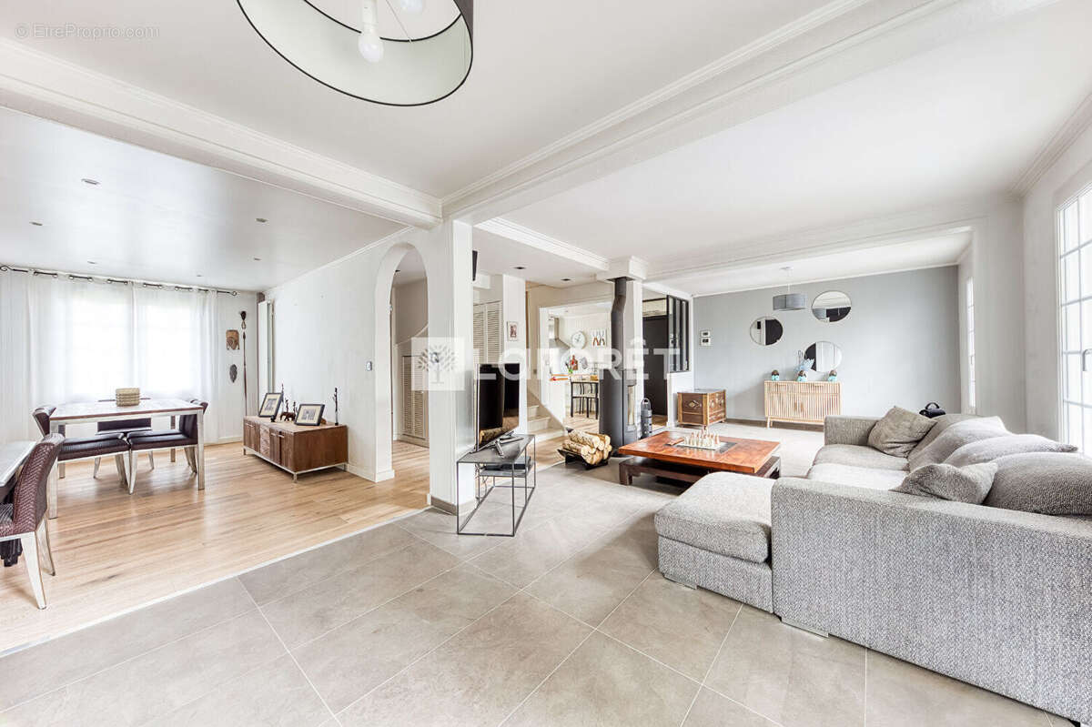 Maison à ROISSY-EN-BRIE