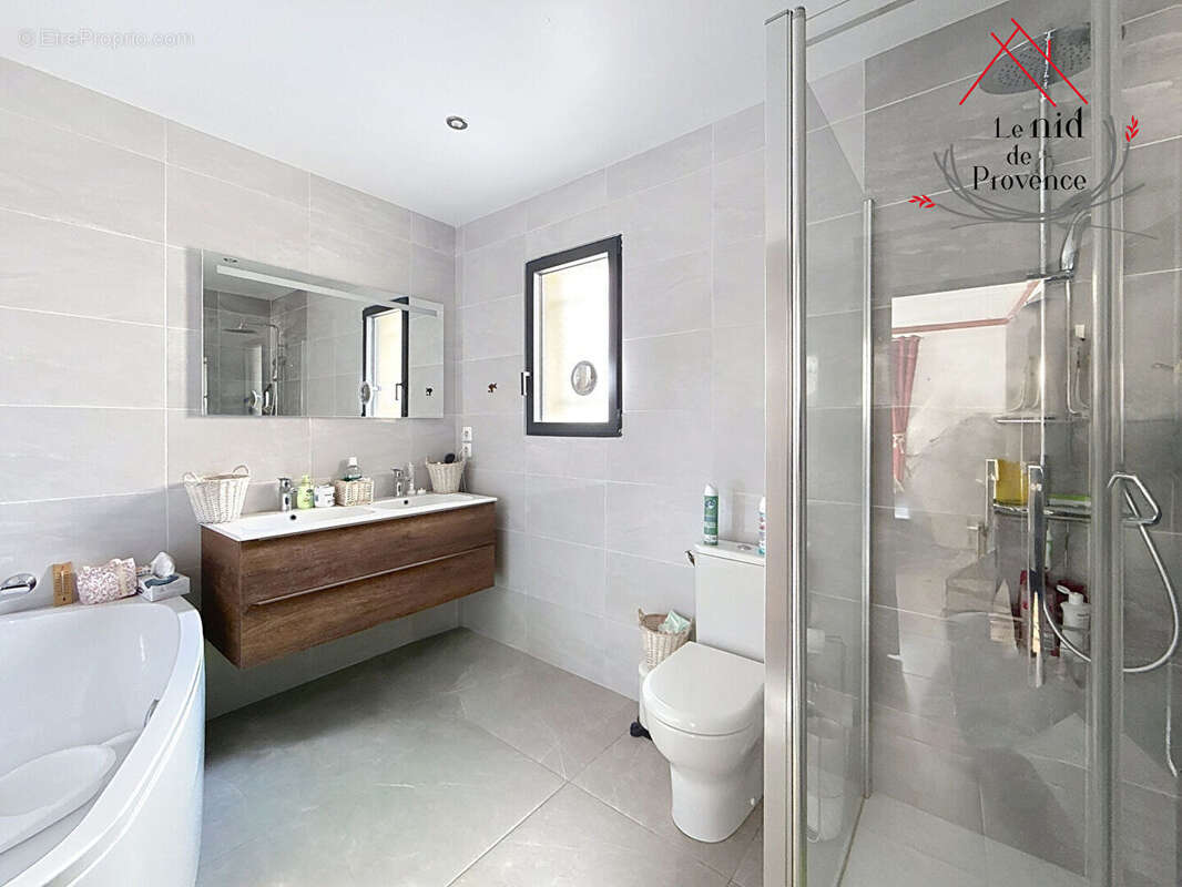 Maison à MORIERES-LES-AVIGNON