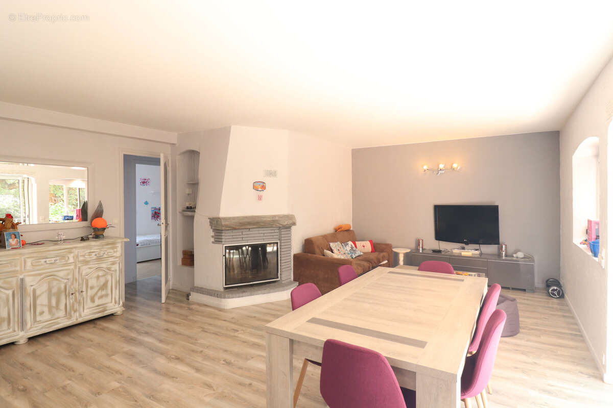 Appartement à LA CROIX-VALMER