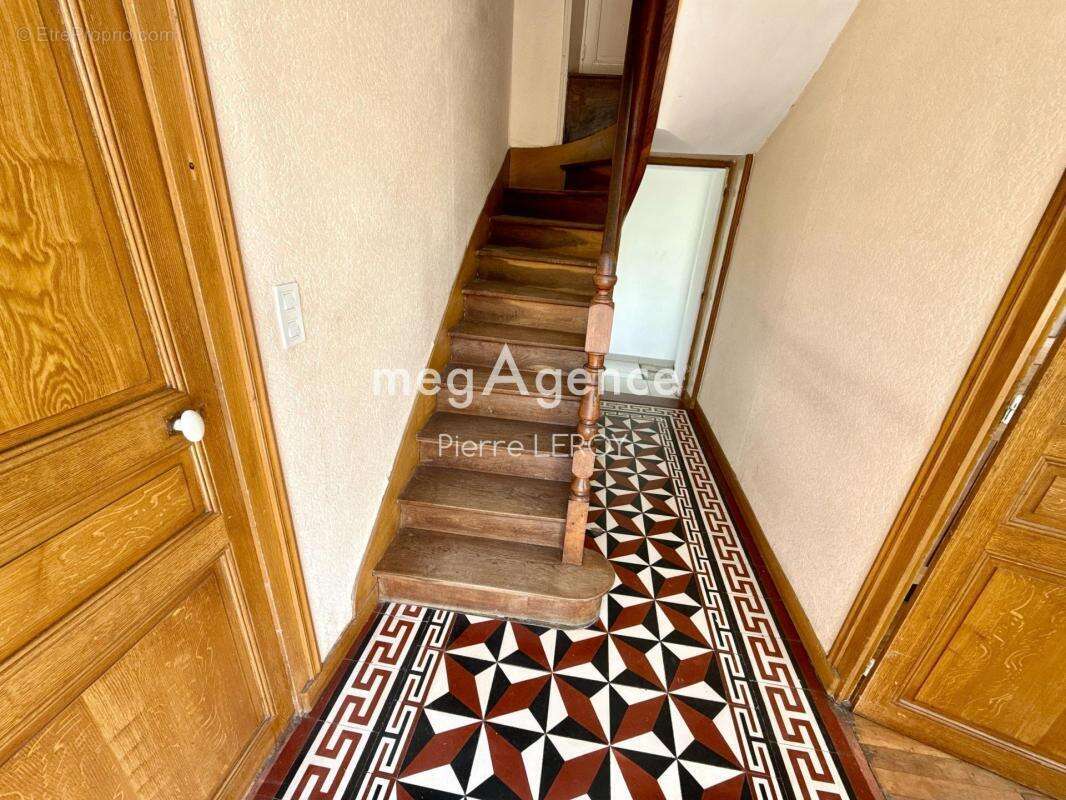 Maison à LE BOURG-D'IRE