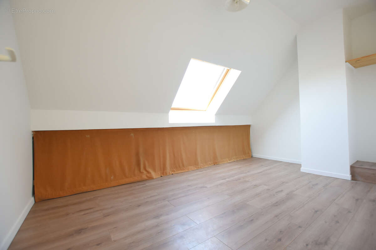 Maison à LES ESSARTS-LE-ROI