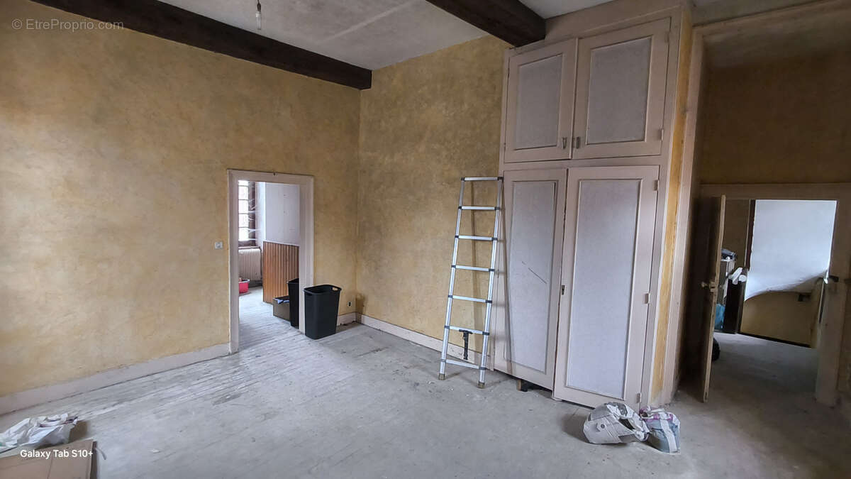 Maison à MAGNAC-BOURG