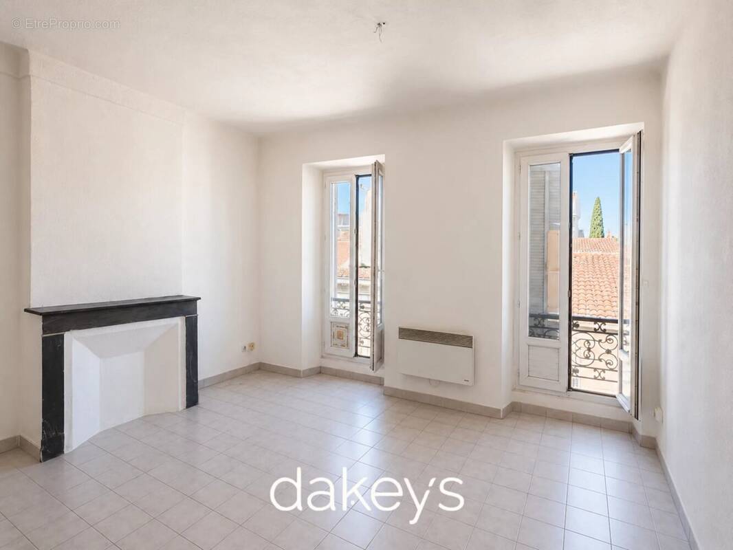 Appartement à MARSEILLE-5E