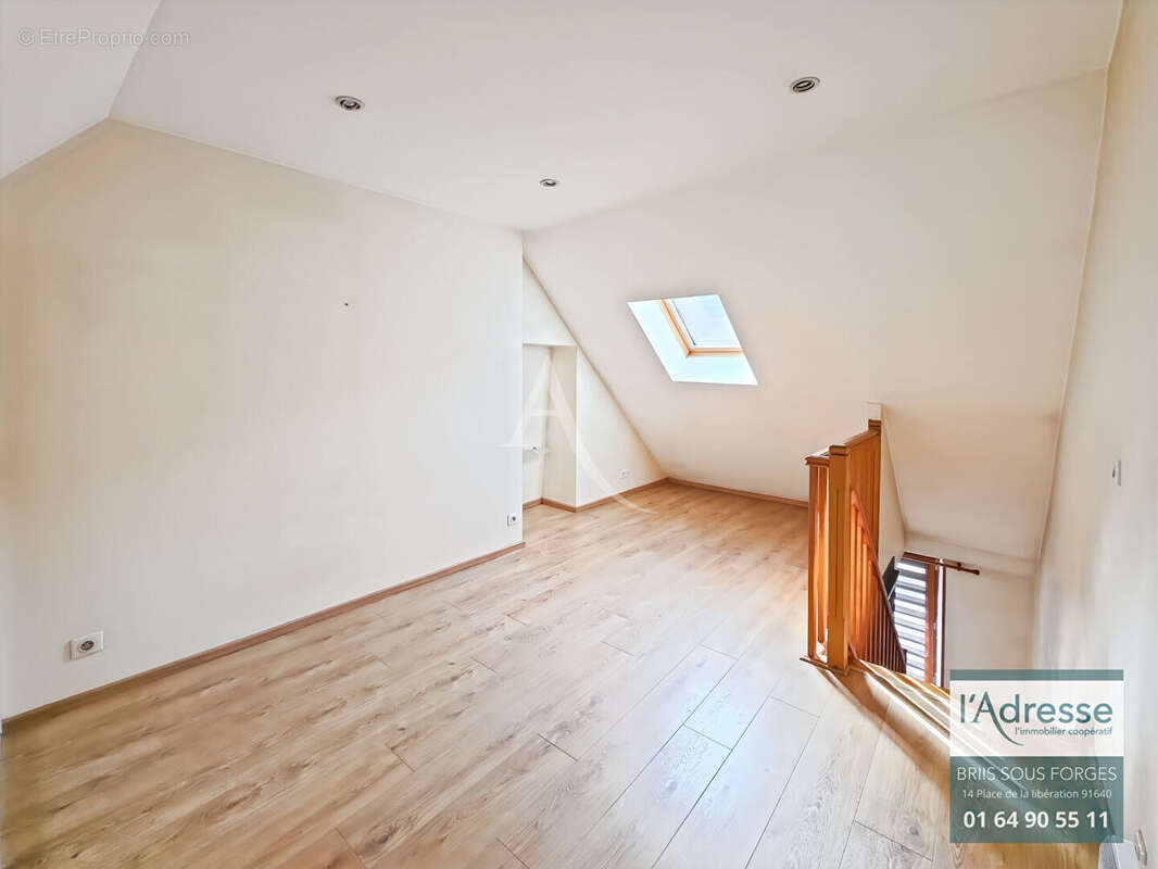 Appartement à LIMOURS