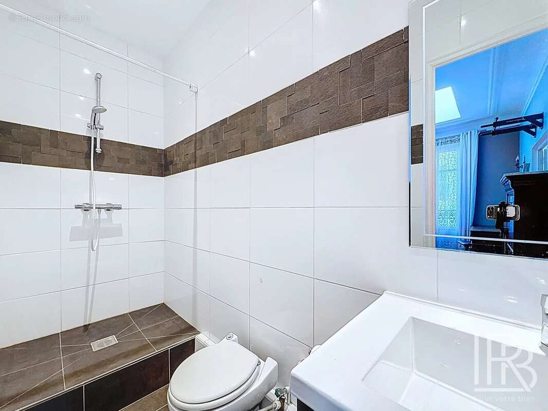 Appartement à MARSEILLE-1E