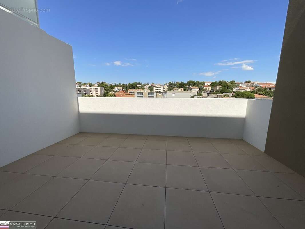 APT T4 offrant 90 m² avec terrasse 18 m² et 6 m² et parking au 6° étage avec ascenseur... - photo 7